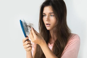 Top 4 Signs of Hair Loss in Women